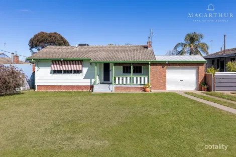 Property photo of 13 Tichborne Crescent Kooringal NSW 2650