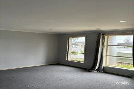 Property photo of 17 Mapleton Boulevard Melton South VIC 3338