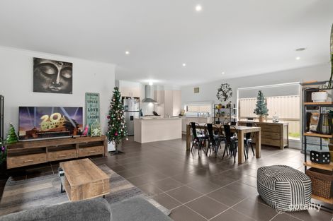 Property photo of 5 Quirk Road Pakenham VIC 3810