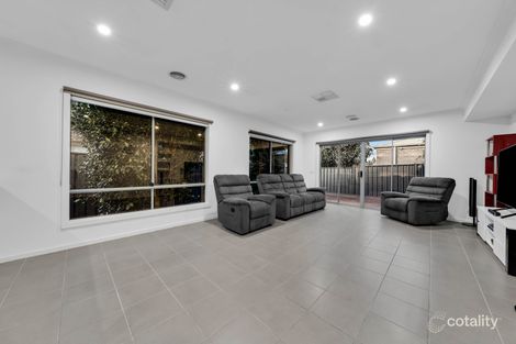 Property photo of 4 Karlson Way Cranbourne North VIC 3977