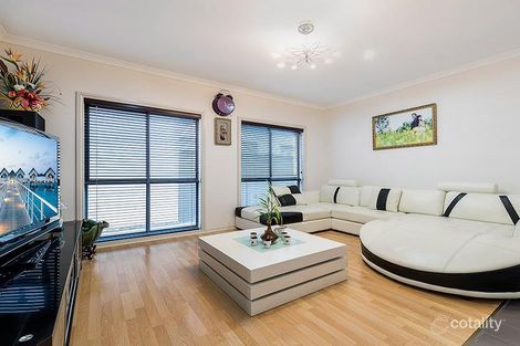 Property photo of 12 Kahan Close Caroline Springs VIC 3023
