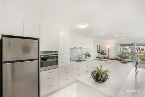Property photo of 1/16 Jacaranda Drive Bongaree QLD 4507