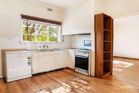 Property photo of 1 Sutton Parade Mont Albert North VIC 3129