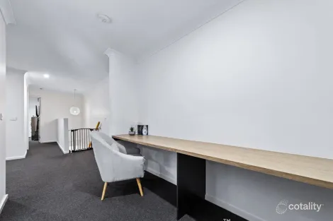 Property photo of 26 Errol Boulevard Mickleham VIC 3064