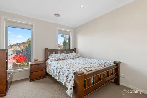 Property photo of 24 Caraleena Drive Tarneit VIC 3029