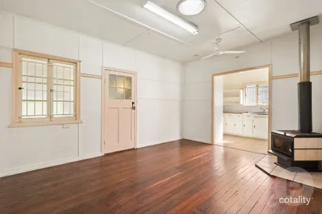 Property photo of 33 Easton Street Silkstone QLD 4304