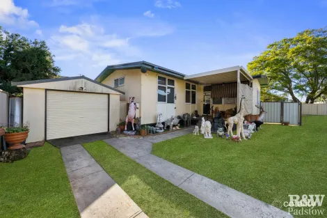 8 Edinburgh Dr, Revesby Heights, NSW 2212