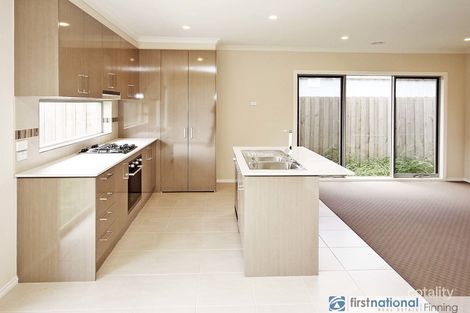 Property photo of 3/17 Valepark Crescent Cranbourne VIC 3977