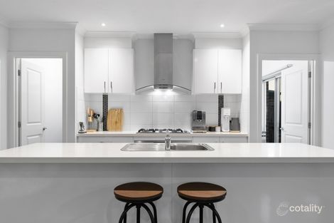 Property photo of 33 Ellaroo Circuit Clyde North VIC 3978