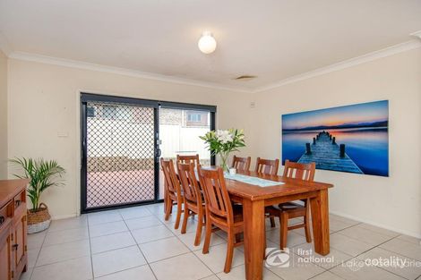 Property photo of 2 Araminta Chase Cameron Park NSW 2285