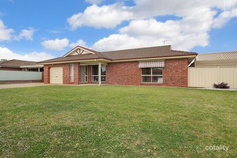 Property photo of 2/304 Parkland Crescent Lavington NSW 2641