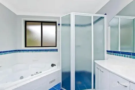 Property photo of 18 Bannister Drive Erina NSW 2250