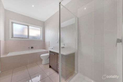 Property photo of 2/26 Springleaf Road Tarneit VIC 3029