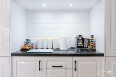 Property photo of 4 Portsea Place Cooloongup WA 6168