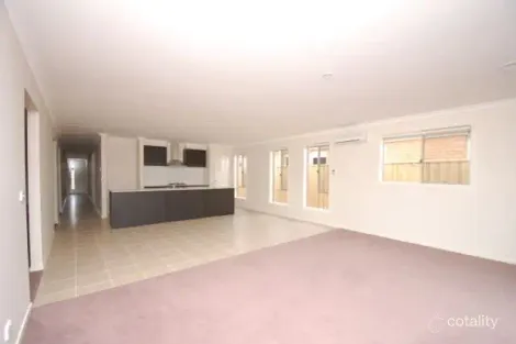 Property photo of 46 Sinclair Crescent Tarneit VIC 3029