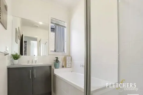 Property photo of 80 Henry Road Pakenham VIC 3810