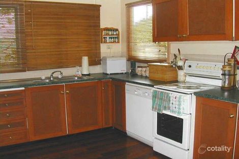 Property photo of 98 Irwin Terrace Oxley QLD 4075