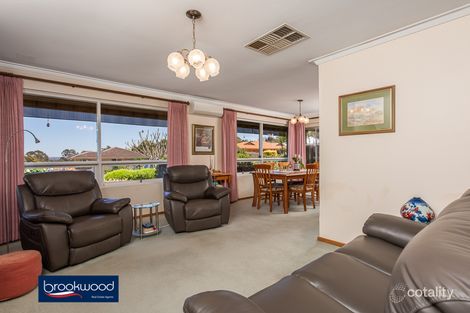 Property photo of 18 Blenheim Place Swan View WA 6056
