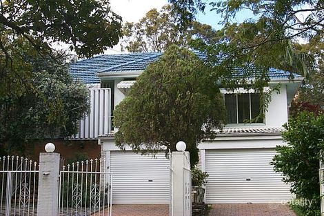 Property photo of 18 Ninth Avenue St Lucia QLD 4067