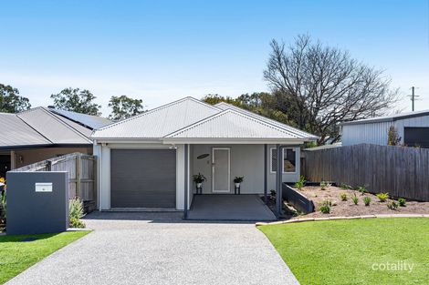 9 RADIUS ST, WYNNUM, QLD 4178