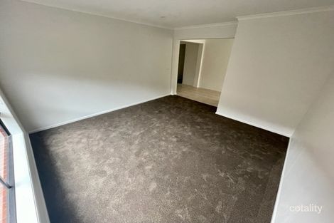Property photo of 8 Serrata Street Cranbourne West VIC 3977