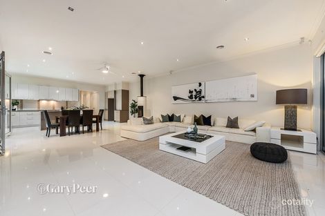 Property photo of 11 Hillingdon Crescent Doncaster VIC 3108