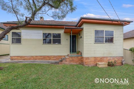 Property photo of 10 Mavis Avenue Peakhurst NSW 2210