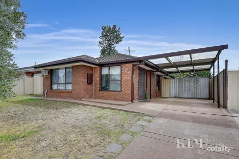 Property photo of 2/7 McNicol Close Meadow Heights VIC 3048
