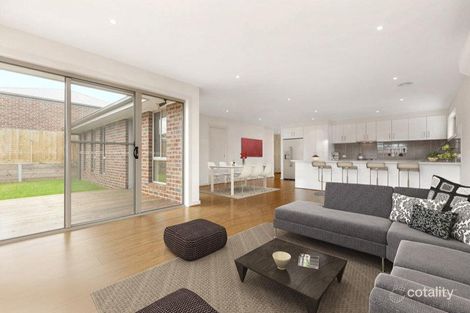 Property photo of 2/34 Railway Avenue Garfield VIC 3814