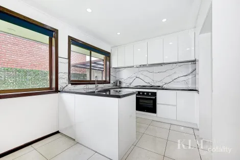 Property photo of 2/7 McNicol Close Meadow Heights VIC 3048