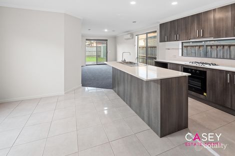 Property photo of 9 Canopy Grove Cranbourne East VIC 3977