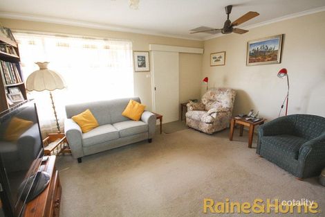 Property photo of 26 Oxley Circle Dubbo NSW 2830