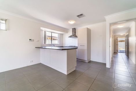 7c Bottlenose Cct, Waikiki, WA 6169