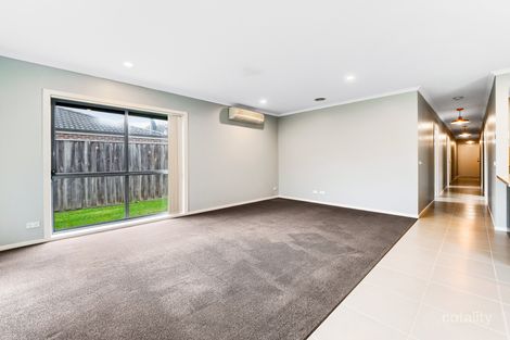 Property photo of 4 Cascade Way Pakenham VIC 3810
