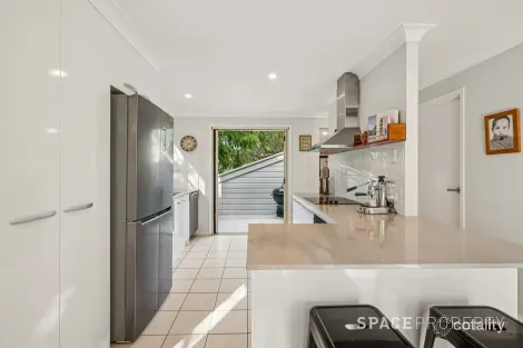 Property photo of 1/24 Oxford Terrace Taringa QLD 4068