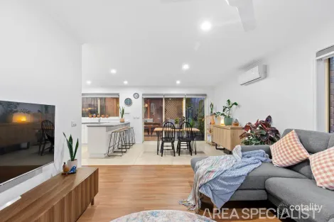 Property photo of 2/60 Sunny Vale Drive Langwarrin VIC 3910
