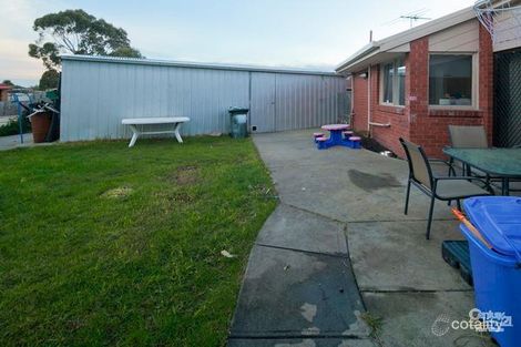 Property photo of 32 Bluegrass Crescent Pakenham VIC 3810