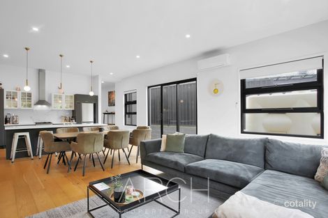 Property photo of 6 Coral Gum Court Narre Warren VIC 3805