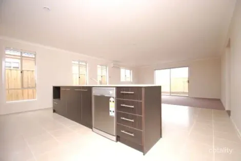 Property photo of 46 Sinclair Crescent Tarneit VIC 3029