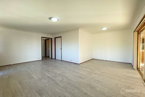 Property photo of 8 Bray Place Ambarvale NSW 2560