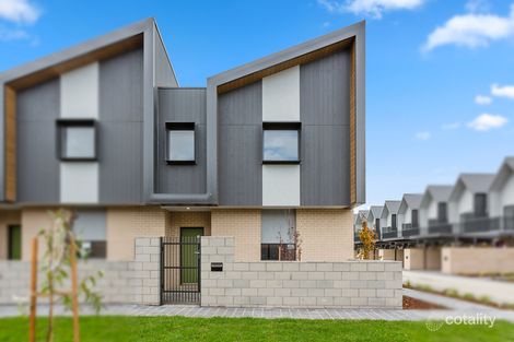 Property photo of 17 Valrena Way Pakenham VIC 3810