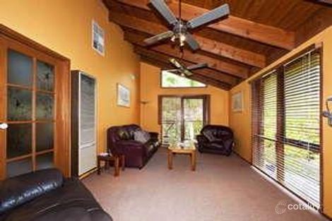 Property photo of 2 Pitura Place Eltham VIC 3095
