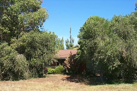 35 Excalibur Cir, Camillo, WA 6111