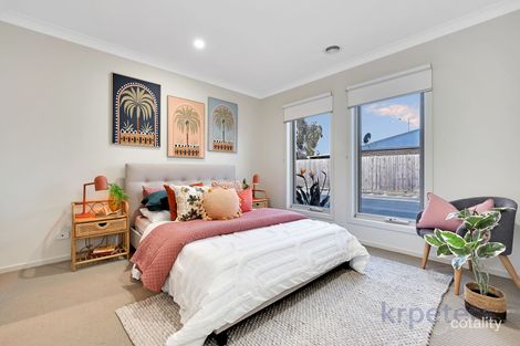 Property photo of 42 Ezra Crescent Officer VIC 3809