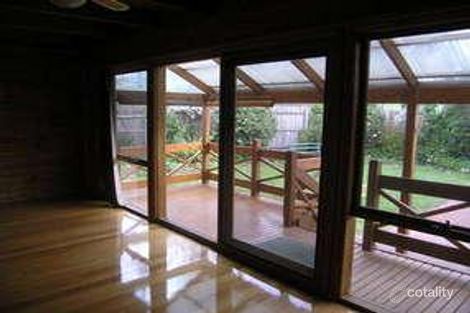 Property photo of 4 Dilkara Avenue Bundoora VIC 3083