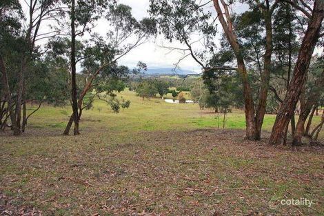 8 Boundary Rd, Wandin North, VIC 3139