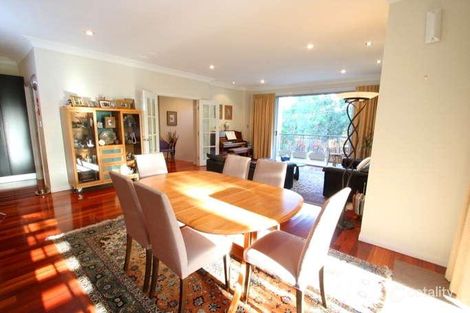 Property photo of 6 Highland Terrace St Lucia QLD 4067