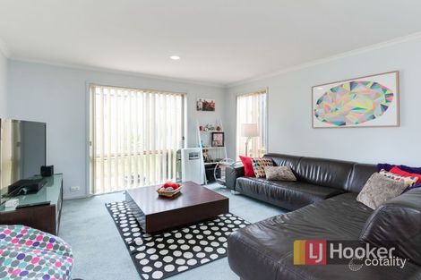 Property photo of 15 Jasa Crescent Cranbourne West VIC 3977