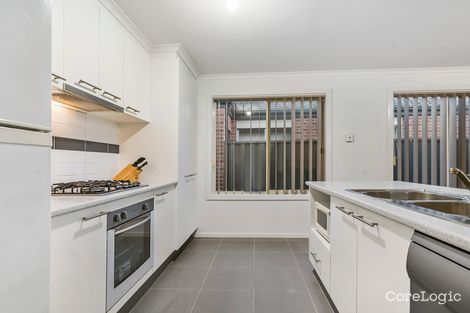 Property photo of 10 Prairie Place Truganina VIC 3029