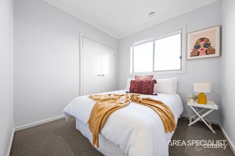Property photo of 4 Adelong Boulevard Cobblebank VIC 3338